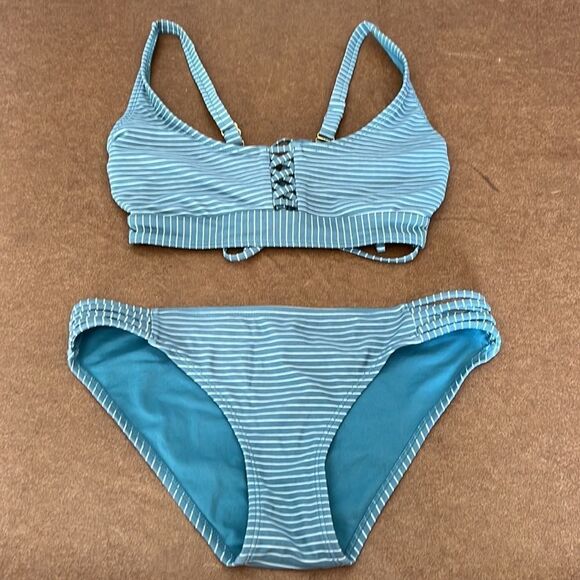 ❤️Xhilaration Blue striped 2 Piece bikini Swimsuit - Picture 1 of 7